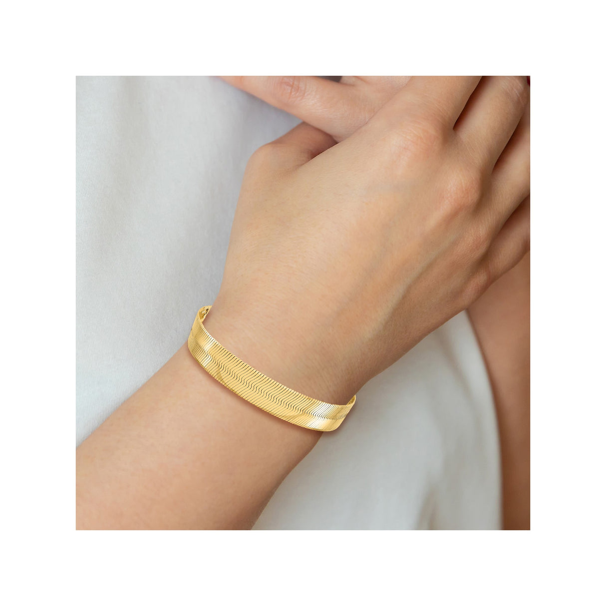 10K Yellow Gold 10 mm Herringbone Chain Bracelet, Polished alternate angle