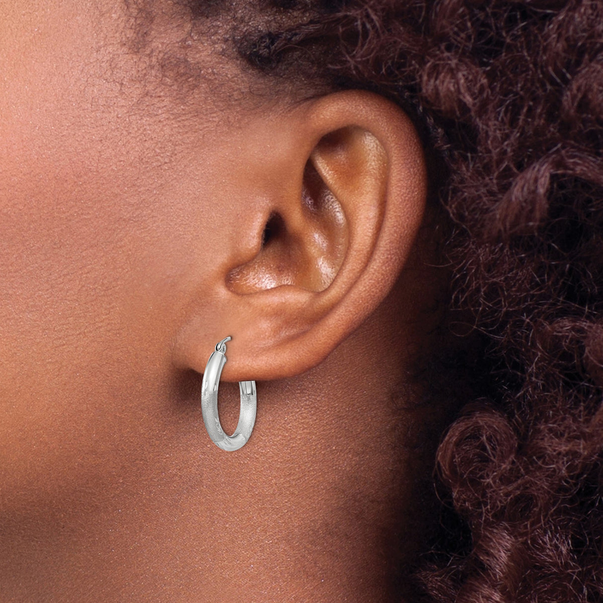 10k White Gold Hoop Earrings, Satin and Polished Finish with Leaf Pattern