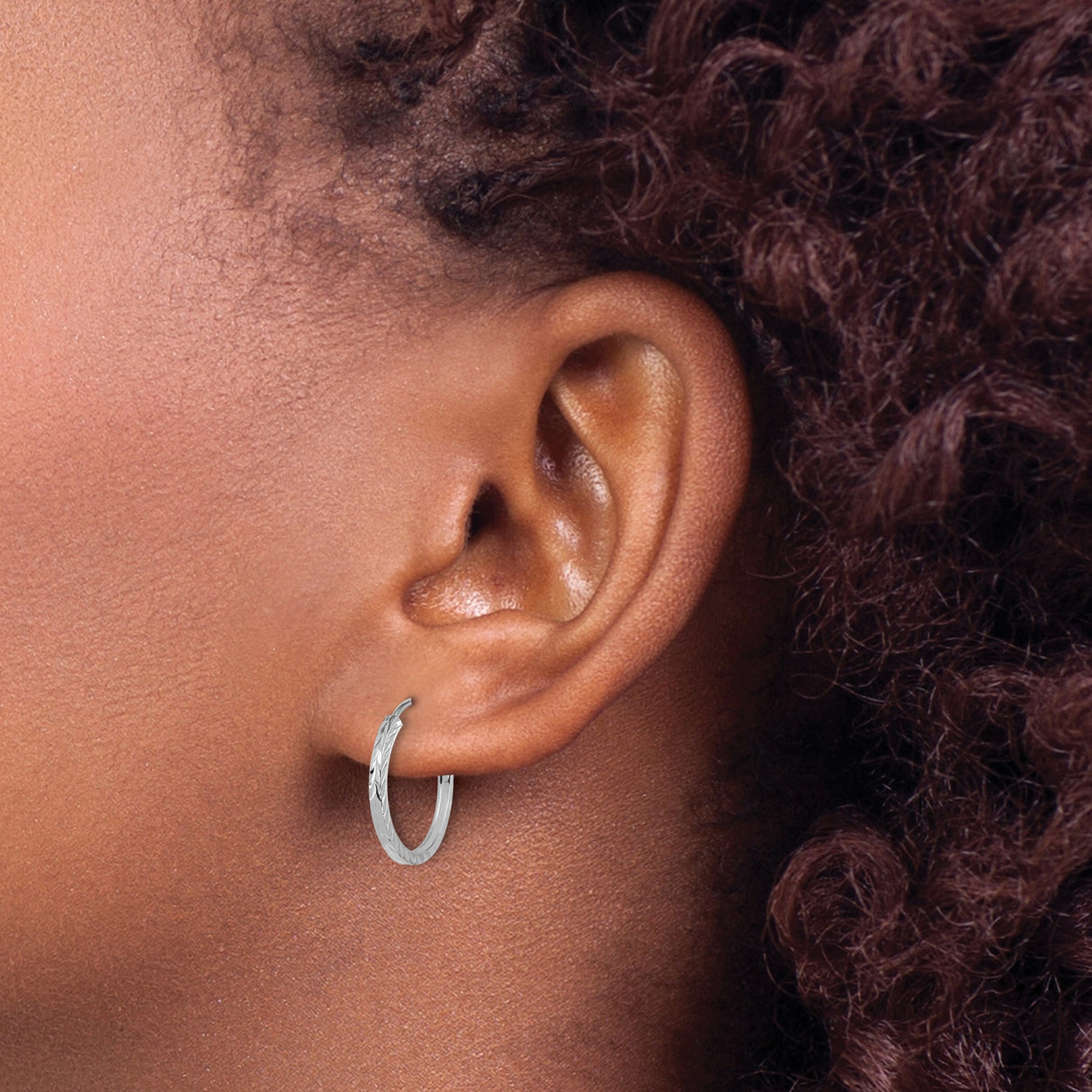 10k White Gold Hoop Earrings, Diamond Cut Texture, Lightweight Classic Round Design for Women