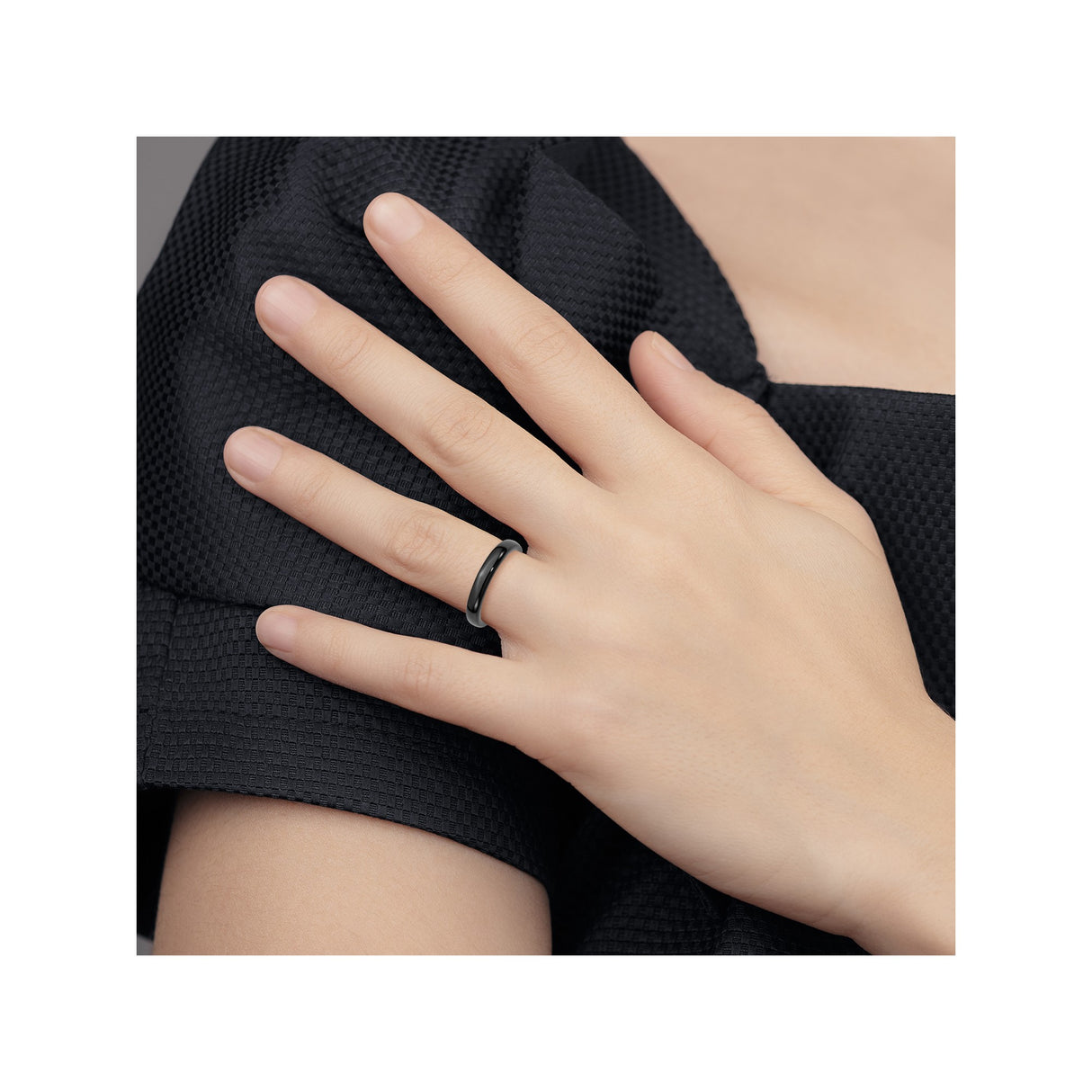 wedding band ring detail view