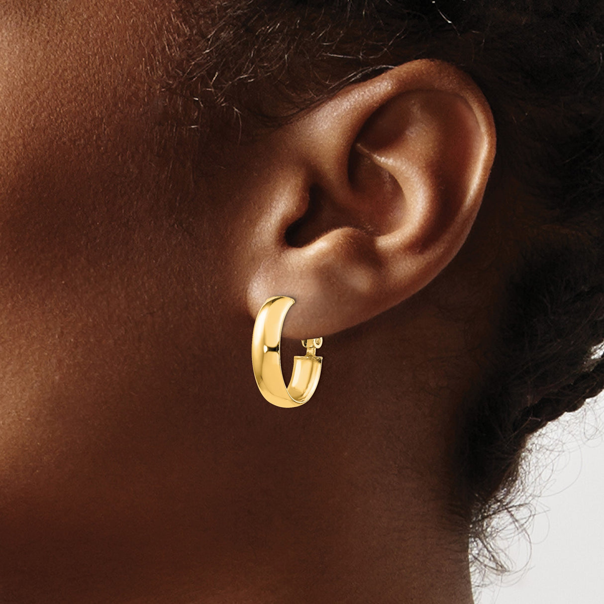 14k Yellow Gold Oval Hoop Earrings, Polished Finish, Hinged Closure, Classic Minimalist Style