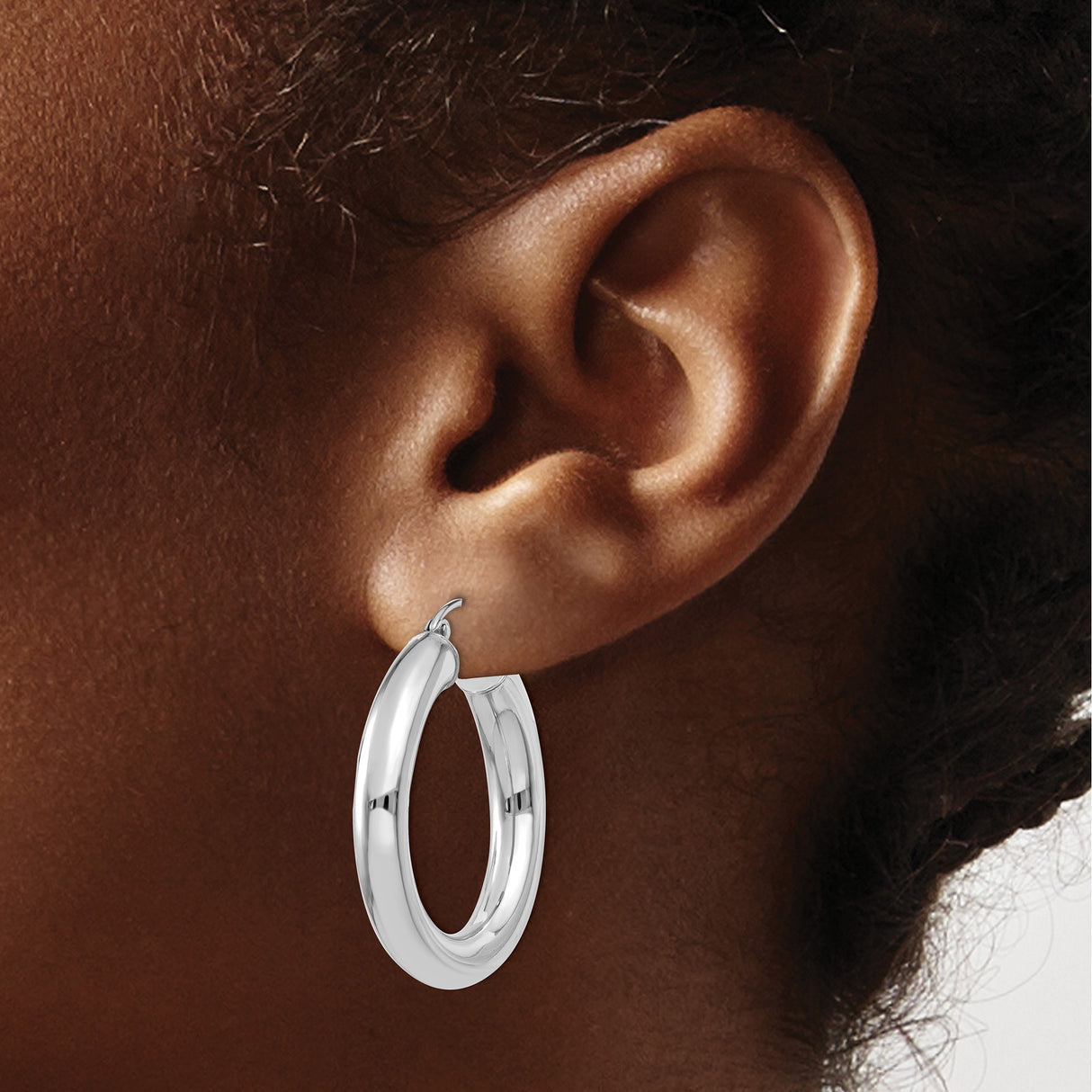 14k White Gold Hoop Earrings, Medium Thickness Polished Round Design, Lightweight Modern Style