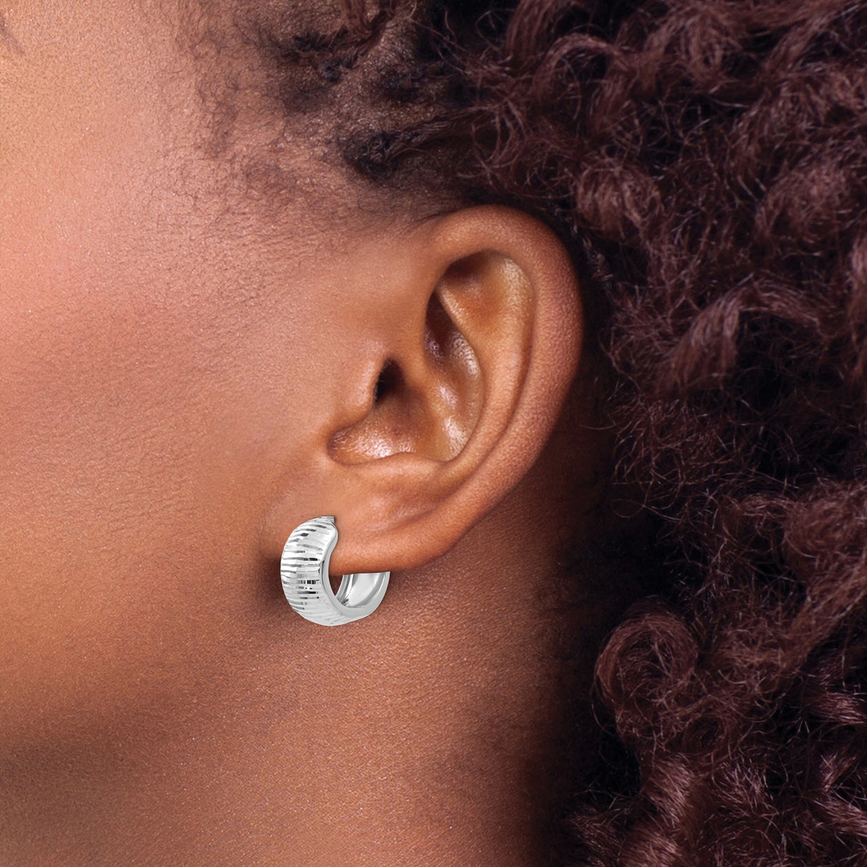 14k White Gold Hoop Earrings with Textured Design and Polished Finish