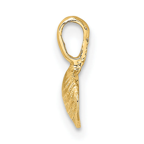 10k Yellow Gold Seashell Pendant with Scallop Shell Design, Nautical Coastal Style for Women