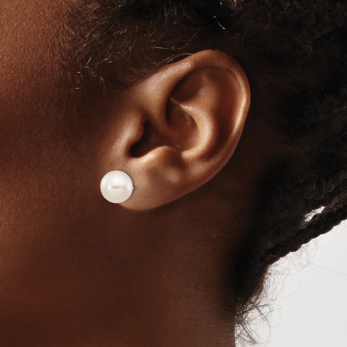 10k Yellow Gold Stud Earrings with White Cultured Round Pearls, Classic Minimalist Design
