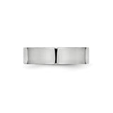 Flat wedding band ring detail view
