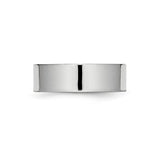 Flat wedding band ring detail view