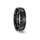 wedding band ring detail view