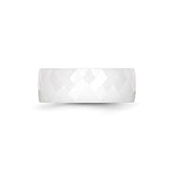 wedding band ring detail view