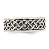 Sterling Silver wedding band ring detail view