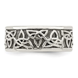 Sterling Silver wedding band ring detail view