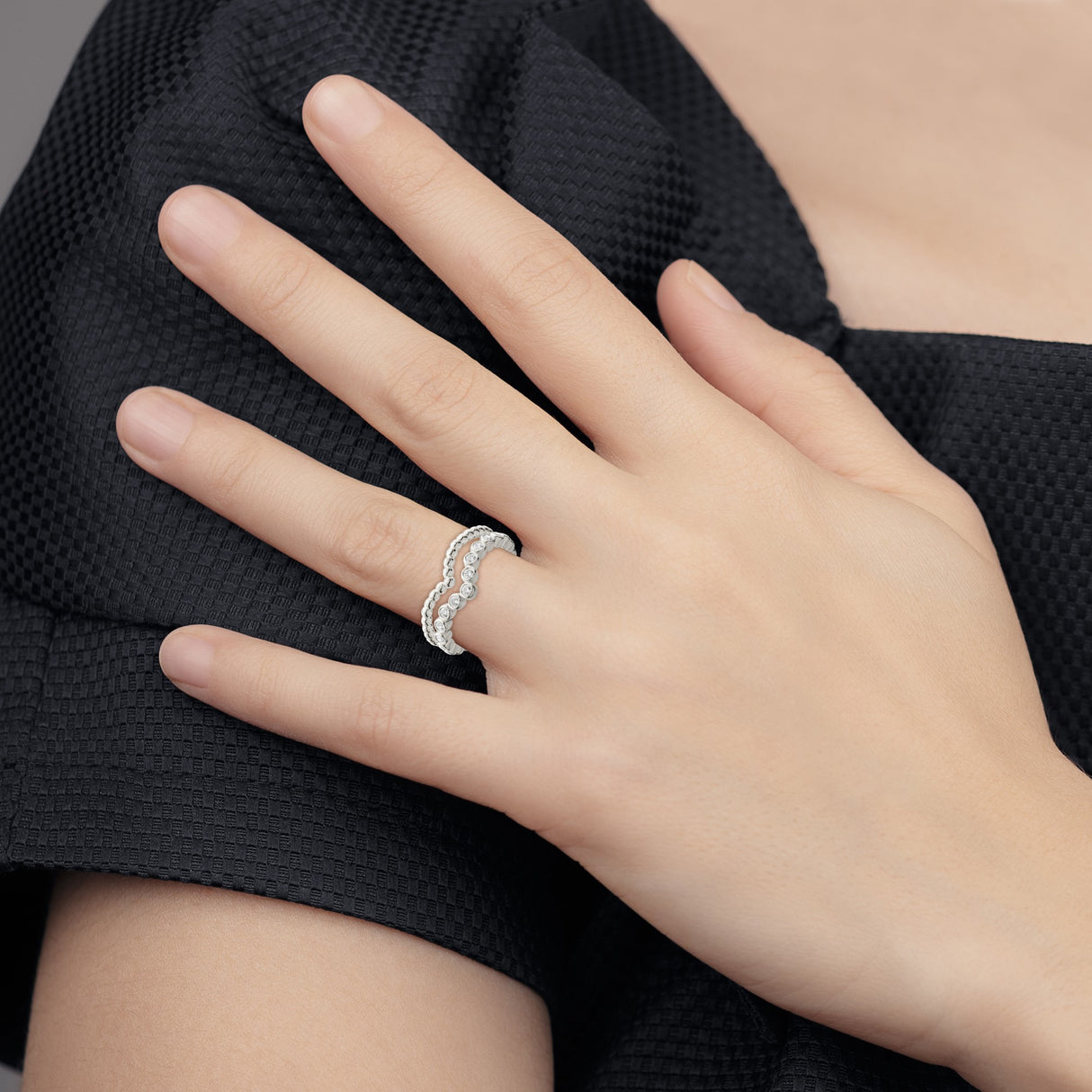 Sterling Silver wedding band ring detail view