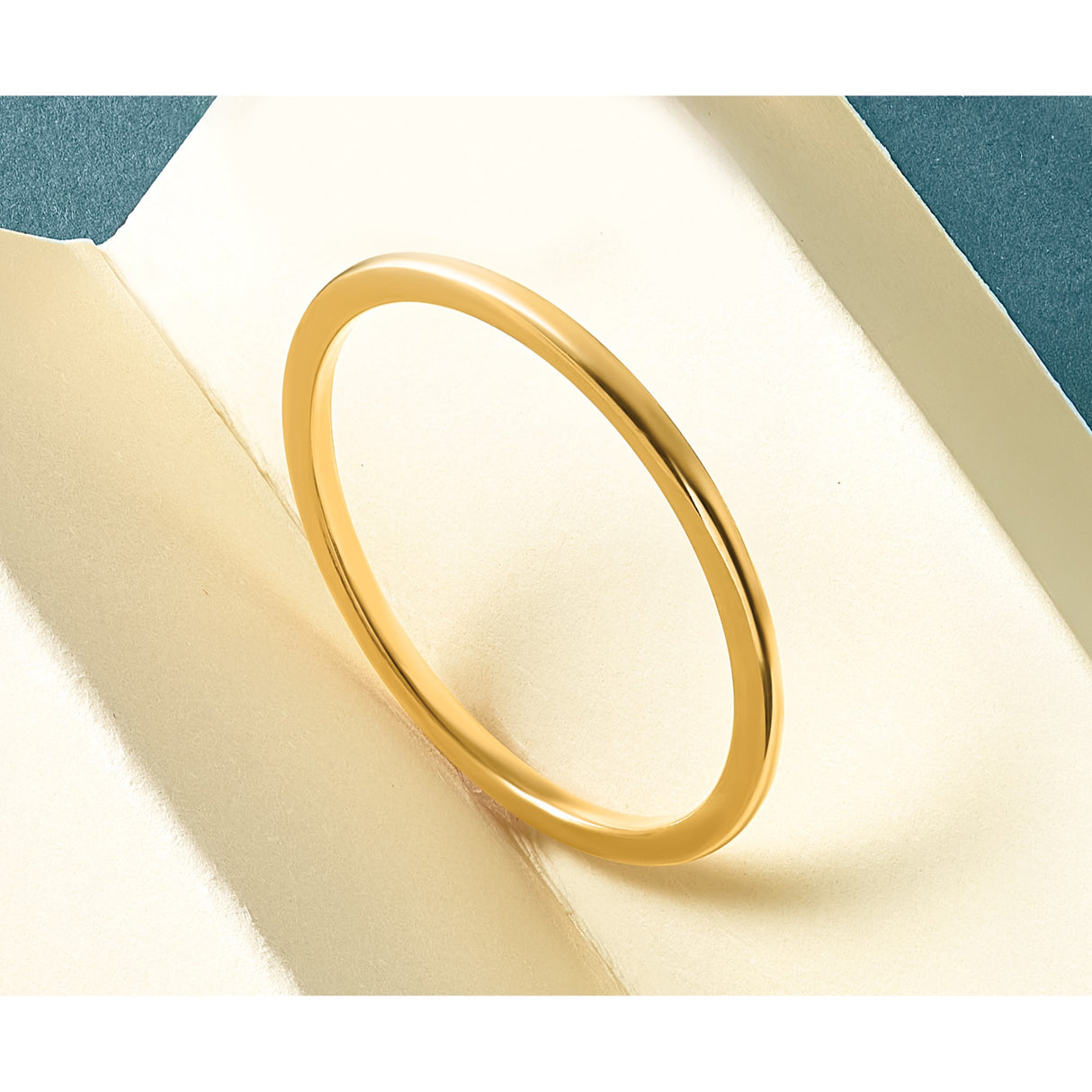 14k Yellow Gold Domed wedding band ring detail view