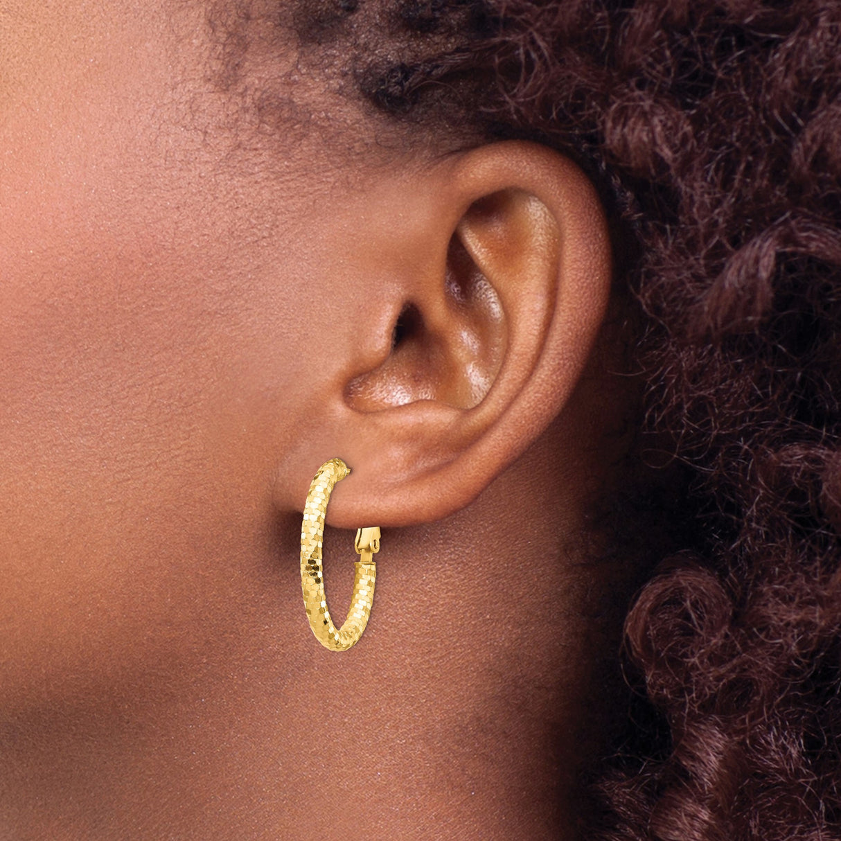 14k Yellow Gold Hoop Earrings with Sculpted Scale Pattern and Diamond Cut Finish