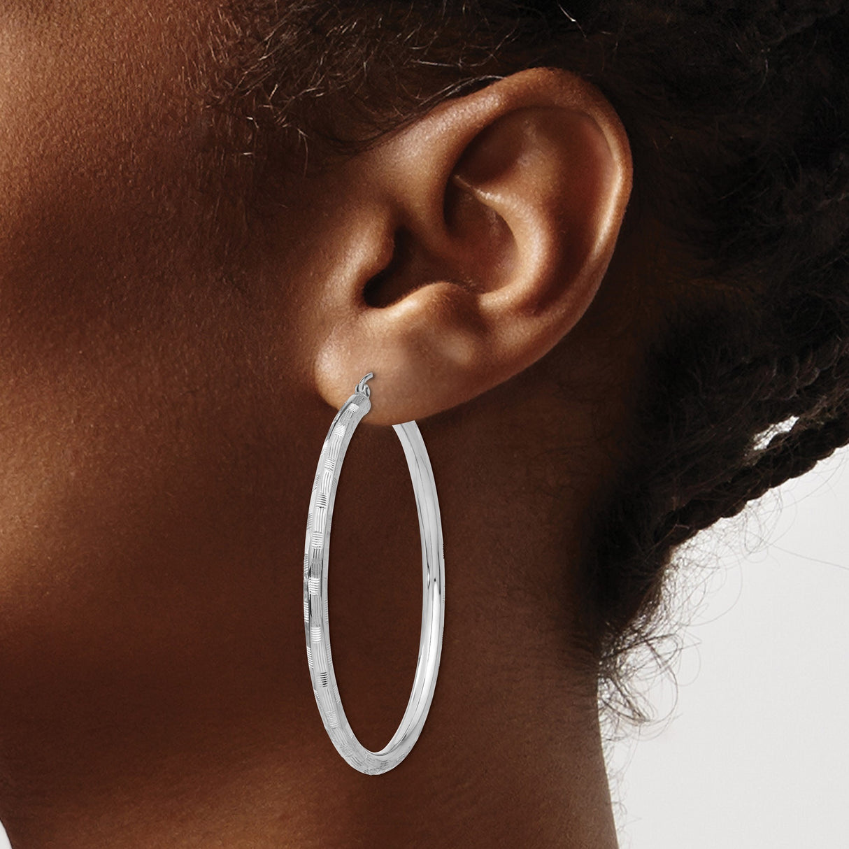 14k White Gold Hoop Earrings with Textured Diamond Cut Pattern and Latch Back Closure