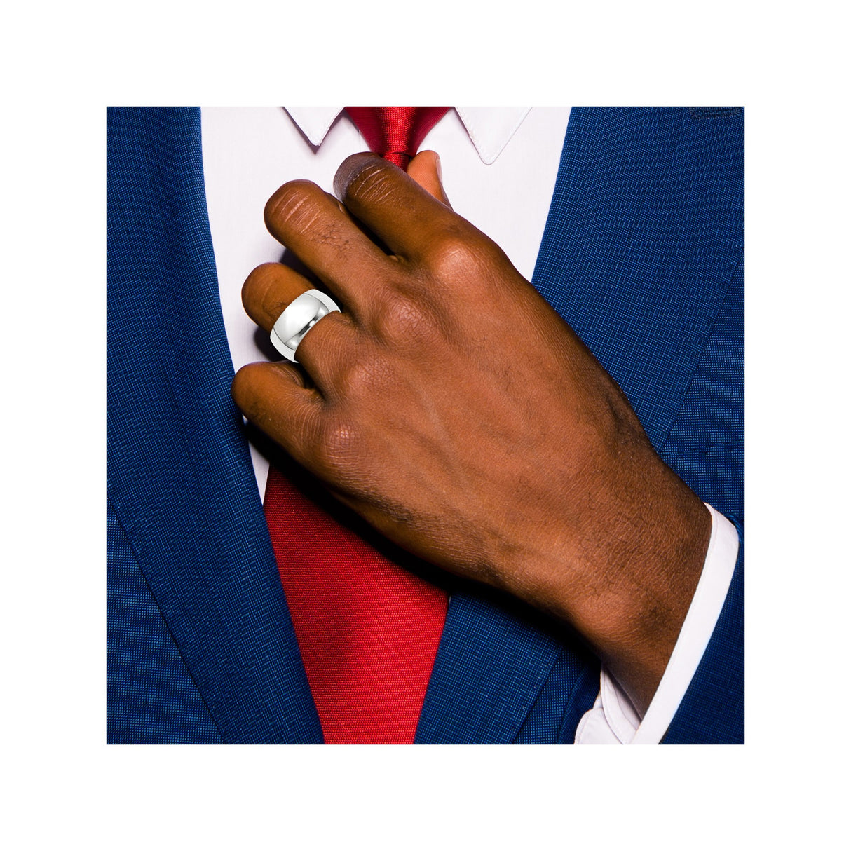 14k White Gold Domed wedding band ring detail view
